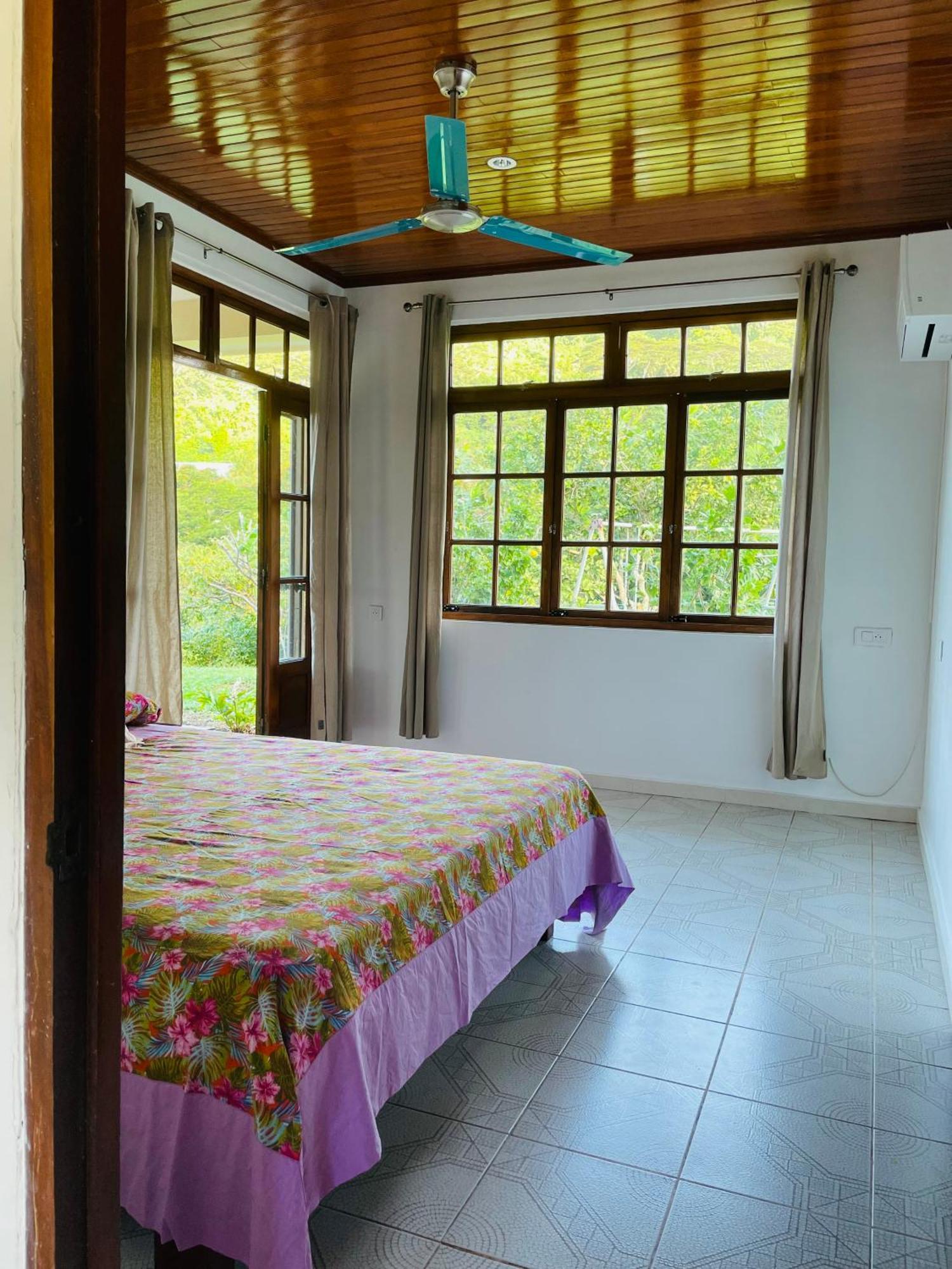 Villa Ura Uturoa Buitenkant foto